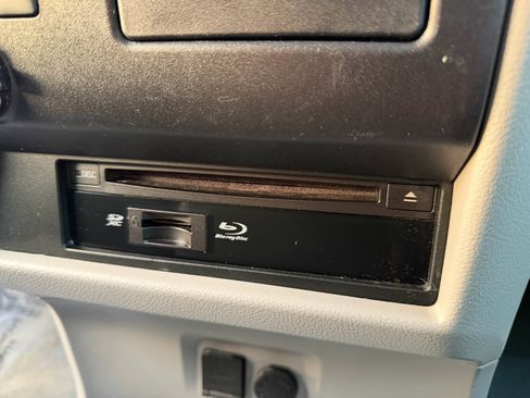 Used 2015 Toyota Sienna XLE Premium image 43