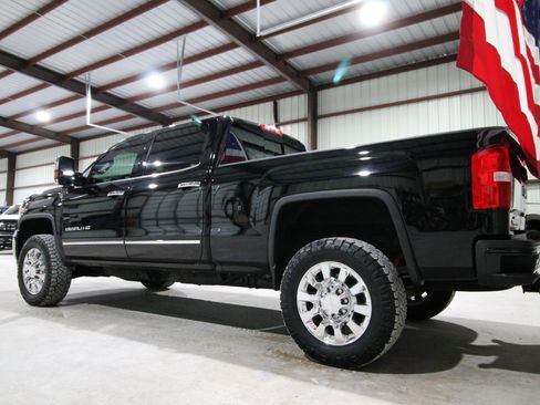 Used 2016 GMC Sierra 2500 Denali w/ Duramax Plus Package image 8