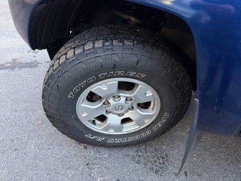 Used 2014 Toyota Tacoma 4x4 Double Cab w/ SR5 Package image 30