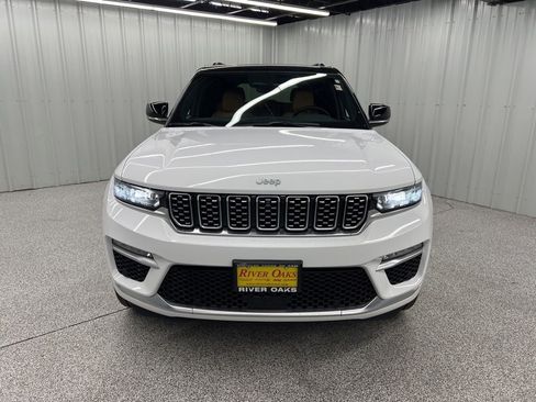 Used 2025 Jeep Grand Cherokee Summit w/ MOPAR Finishing Package AWD/4WD image 2