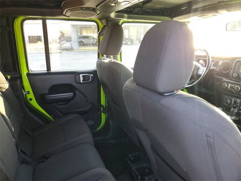 Used 2021 Jeep Gladiator Willys image 31