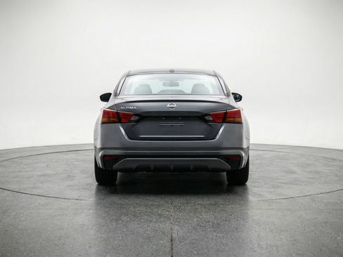 Used 2025 Nissan Altima 2.5 SV image 7