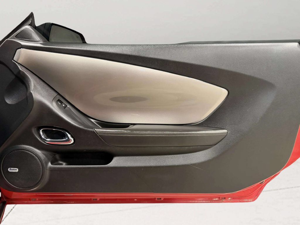 Used 2010 Chevrolet Camaro SS RWD image 23