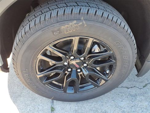 New 2026 GMC Sierra 1500 Elevation image 9