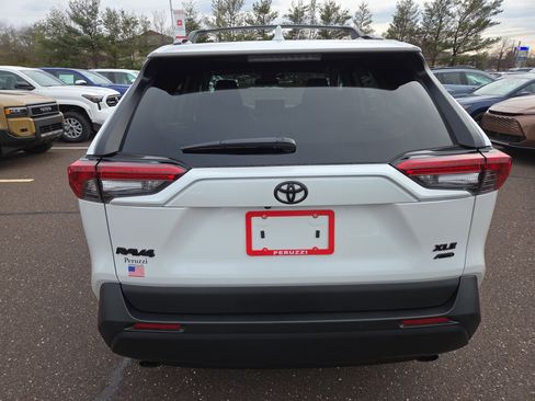 Used 2023 Toyota RAV4 XLE Premium image 4