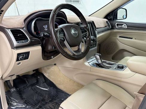 Used 2018 Jeep Grand Cherokee Overland AWD/4WD image 12