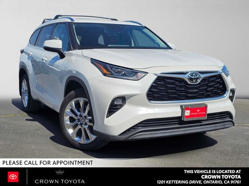 Used 2023 Toyota Highlander Limited FWD image 1