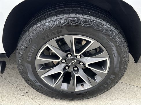 Used 2024 Chevrolet Suburban Z71 w/ Max Trailering Package image 42