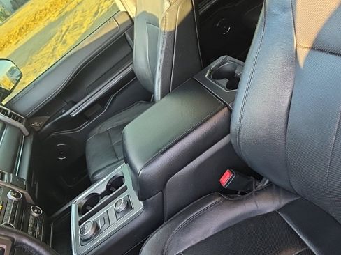 Used 2018 Ford Expedition Max XLT w/ Equipment Group 202A image 9