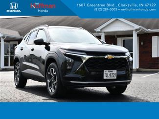 Used 2024 Chevrolet Trax LT w/ Driver Confidence Package image 1