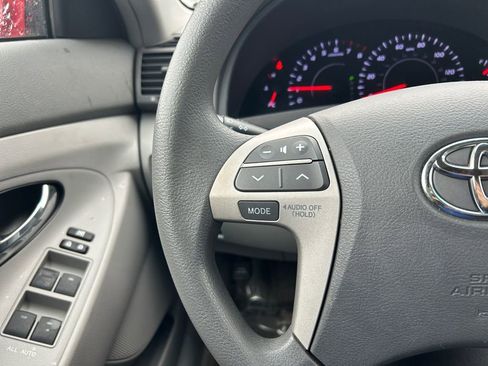 Used 2011 Toyota Camry LE w/ Fleet Convenience Pkg image 17