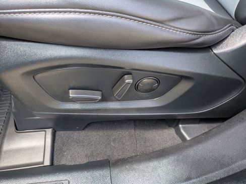 Used 2023 Ford Explorer XLT w/ Equipment Group 202A image 8