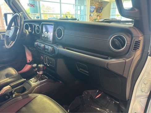Used 2021 Jeep Wrangler Unlimited Sahara AWD/4WD image 27
