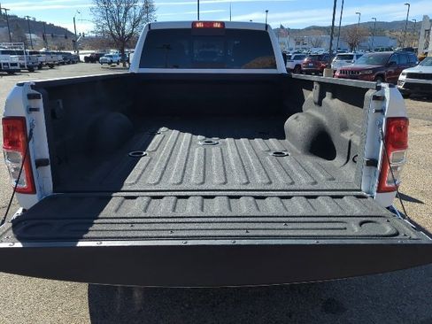 Used 2024 RAM 2500 Tradesman w/ Chrome Appearance Group image 23