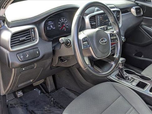 Used 2020 Kia Sorento S image 10