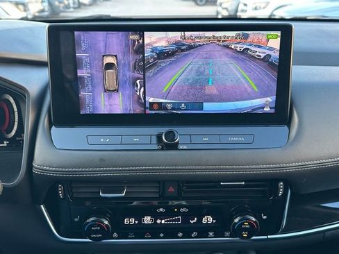 Used 2024 Nissan Rogue SL w/ SL Premium Package image 14