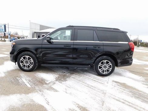 New 2026 Ford Expedition Active image 6