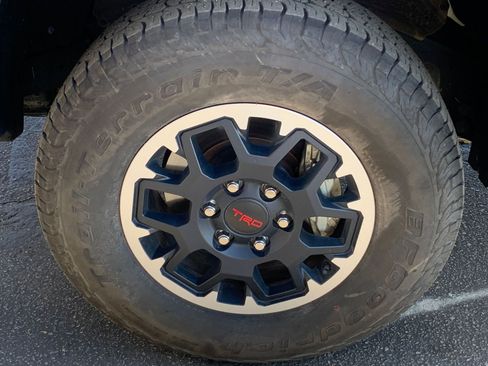 Used 2025 Toyota Tacoma TRD Off-Road image 29