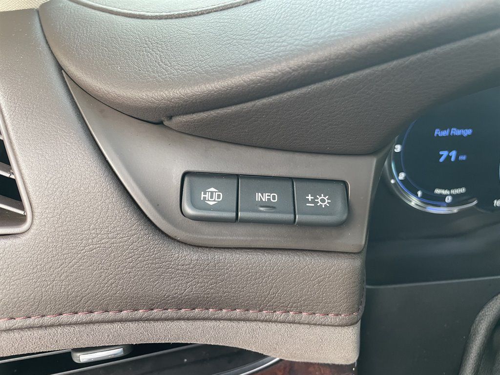 Used 2016 Cadillac Escalade ESV Luxury RWD image 36
