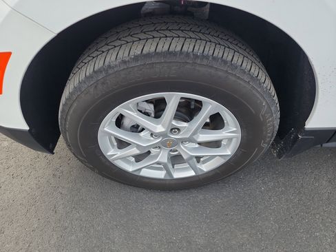 Certified 2024 Chevrolet Equinox LT image 36