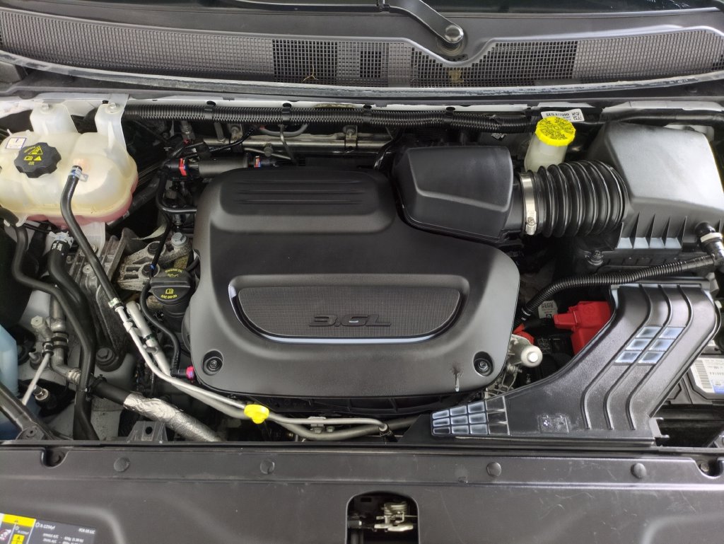 Used 2022 Chrysler Pacifica Touring-L w/ Uconnect Theater Family Group AWD/4WD image 28