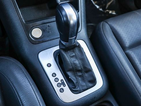 Used 2016 Volkswagen Tiguan S image 18