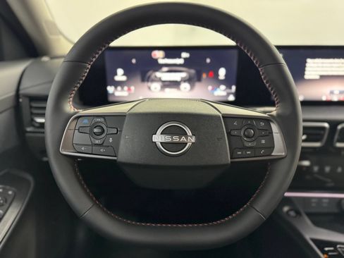 Used 2026 Nissan Sentra SR w/ SR Premium Package FWD image 20