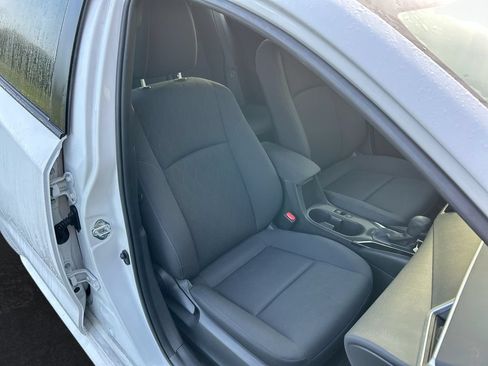Used 2023 Toyota Corolla LE FWD image 30