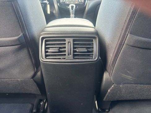 Used 2017 Nissan Rogue AWD image 13