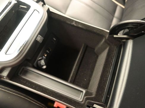 Used 2011 Jaguar XJ L image 33