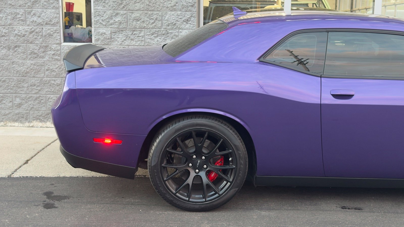Used 2016 Dodge Challenger SRT Hellcat RWD image 9