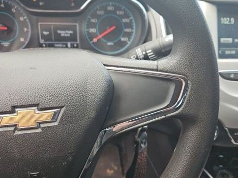 Used 2018 Chevrolet Cruze LS FWD image 9