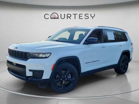 Certified 2023 Jeep Grand Cherokee L Laredo AWD/4WD image 1