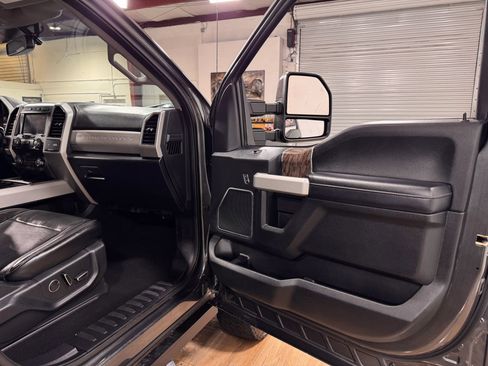 Used 2019 Ford F350 Lariat w/ Lariat Value Package image 19