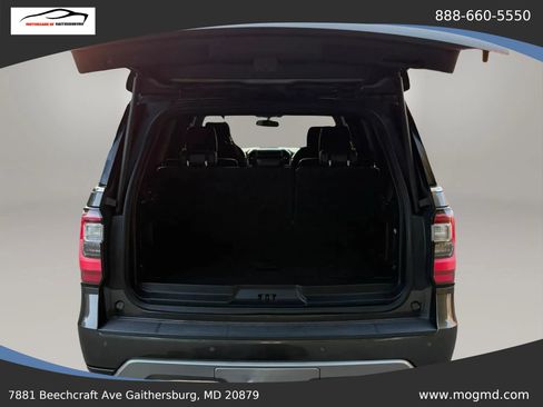 Used 2018 Ford Expedition Limited w/ Equipment Group 301A AWD/4WD image 16