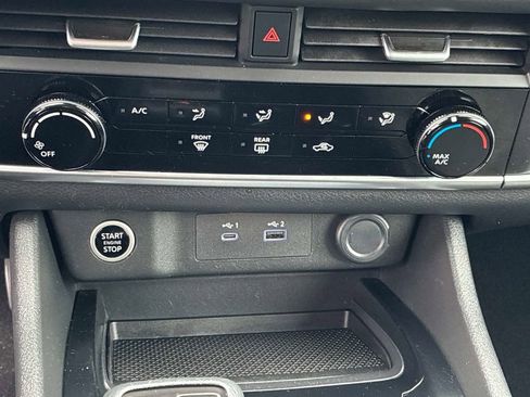 Used 2021 Nissan Rogue S image 29