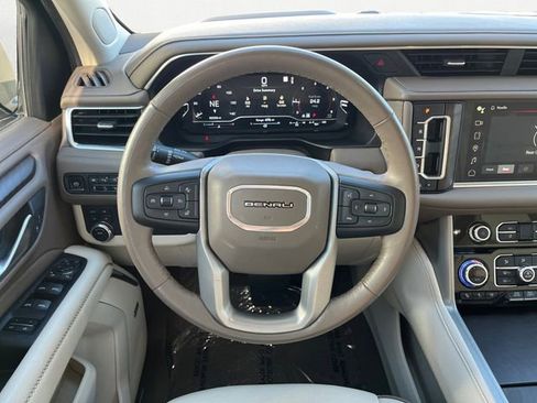Used 2022 GMC Yukon Denali AWD/4WD image 13