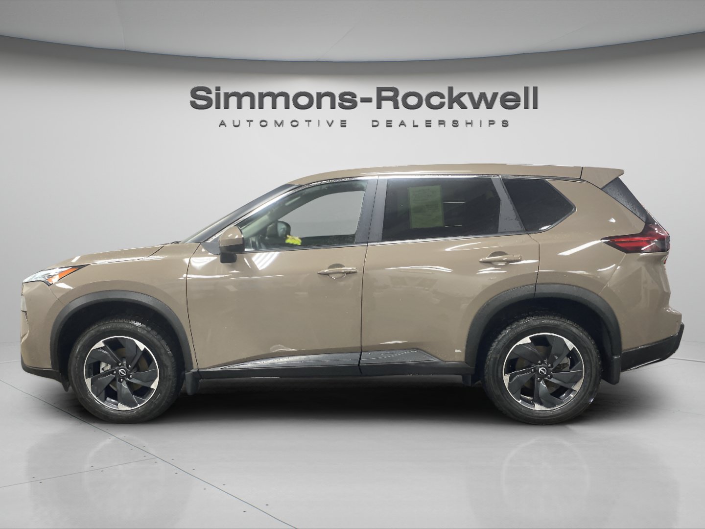 Used 2025 Nissan Rogue SV AWD/4WD image 2
