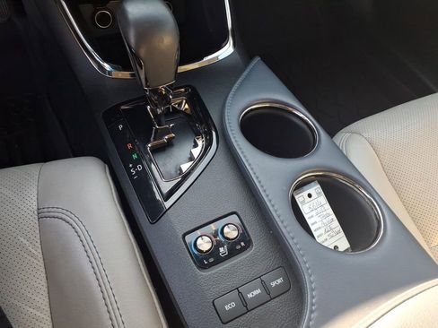 Used 2013 Toyota Avalon Limited image 8