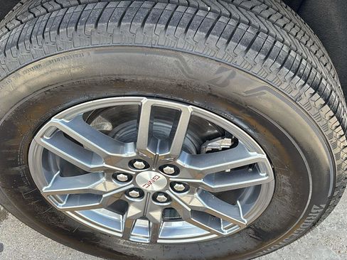 Certified 2025 GMC Acadia Elevation image 11