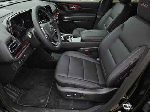 New 2026 Chevrolet Traverse Z71 w/ Driver Confidence Package AWD/4WD image 16