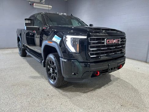 Used 2025 GMC Sierra 2500 AT4 w/ AT4 Premium Plus Package AWD/4WD image 1