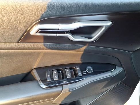 Used 2023 Kia Sportage EX image 12