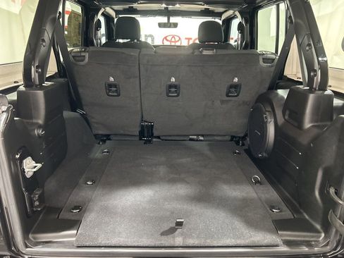 Used 2023 Jeep Wrangler Unlimited Rubicon w/ Cold Weather Group image 20