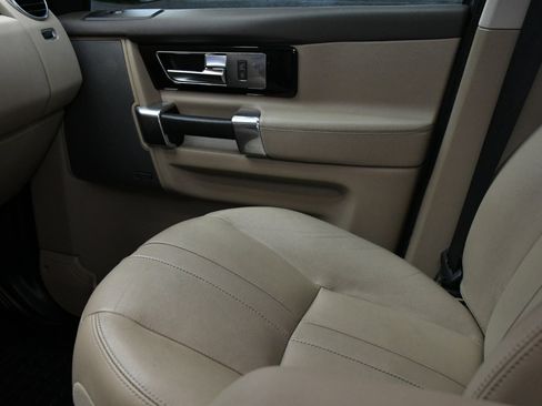Used 2016 Land Rover LR4 HSE image 30