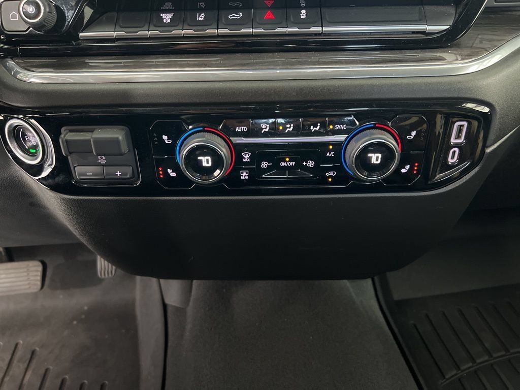 Used 2024 Chevrolet Silverado 2500 LTZ AWD/4WD image 17