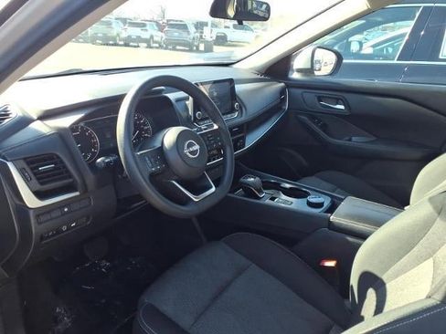 Used 2024 Nissan Rogue SV image 7