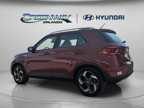 Used 2023 Hyundai Venue Limited w/ Cargo Package FWD image 6
