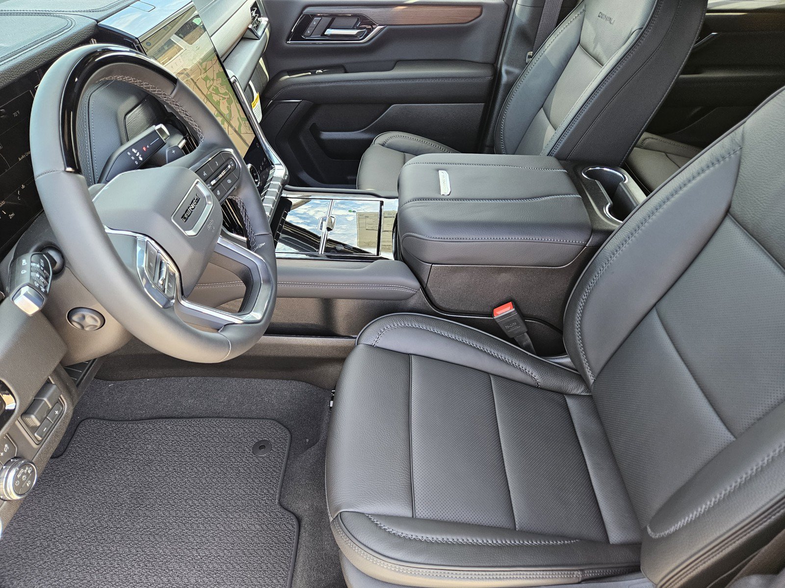 New 2027 GMC Yukon Denali w/ Denali Reserve Package AWD/4WD image 9