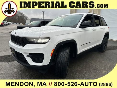 New 2025 Jeep Grand Cherokee Altitude AWD/4WD image 5